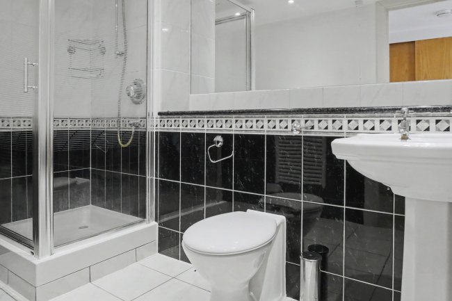 Flat 20, 532 Chiswick High Road, Chiswick, London W4 5RG 5