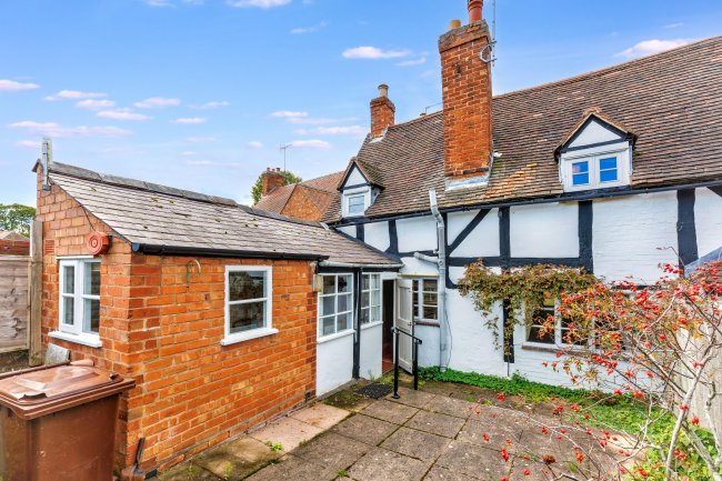 50 High St, Feckenham, Worcestershire B96 6HS 3