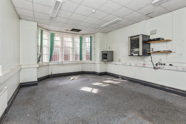 1 Beach Road, Littlehampton, BN17 5HY 3