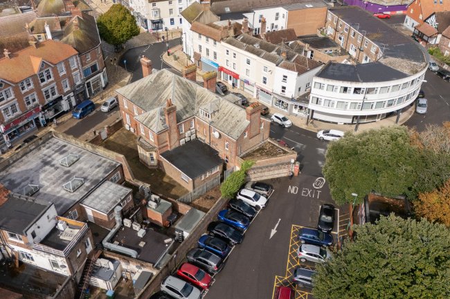 1 Beach Road, Littlehampton, BN17 5HY 3
