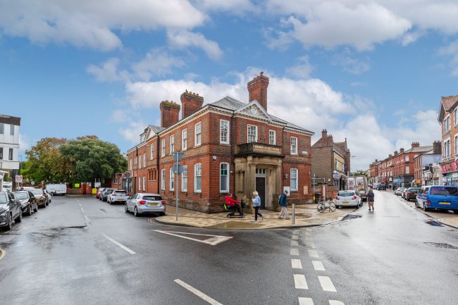 1 Beach Road, Littlehampton, BN17 5HY 3