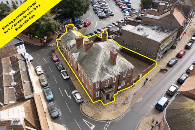 1 Beach Road, Littlehampton, BN17 5HY 3