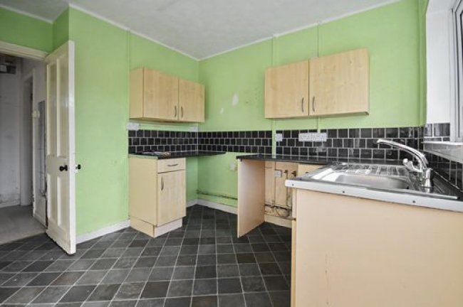 25 Lightgate, South Petherton, Somerset, TA13 5AY 1