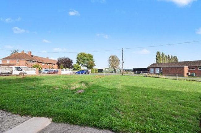 25 Lightgate, South Petherton, Somerset, TA13 5AY 1