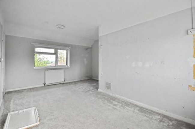 25 Lightgate, South Petherton, Somerset, TA13 5AY 1