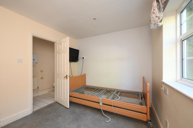11 St Catharine's Road, Broxbourne, Hertfordshire, EN10 7LG 3