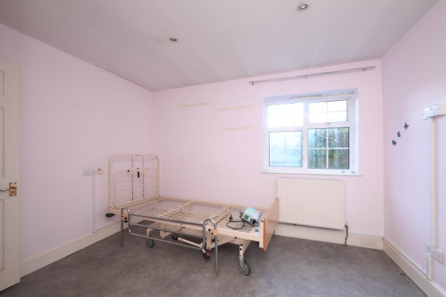 11 St Catharine's Road, Broxbourne, Hertfordshire, EN10 7LG 3