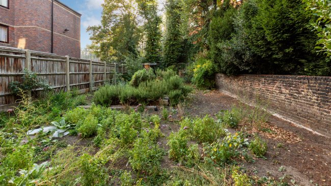 Flat A, 215 Amhurst Road, Hackney, London, E8 2BS 93