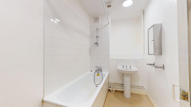 Flat A, 215 Amhurst Road, Hackney, London, E8 2BS 93