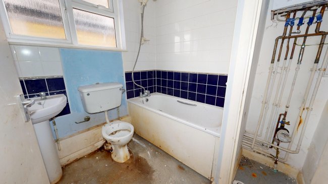 Flat 56A Adelaide Road, Ealing, London, W13 9EB 42