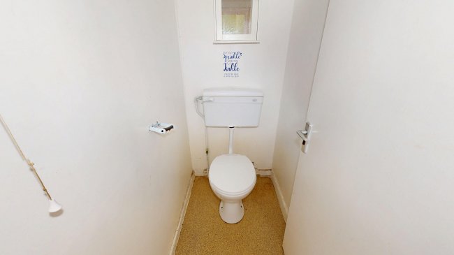 Flat C, 32 Navarino Road, Hackney, London  E8 1AD 32