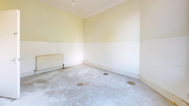 Flat C, 32 Navarino Road, Hackney, London  E8 1AD 32