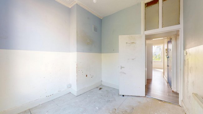 Flat C, 32 Navarino Road, Hackney, London  E8 1AD 32