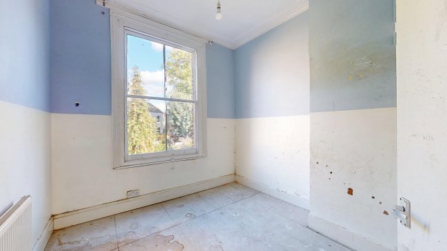 Flat C, 32 Navarino Road, Hackney, London  E8 1AD 32