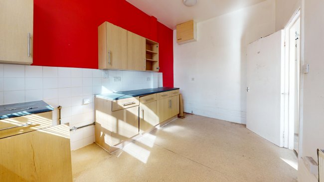 Flat C, 32 Navarino Road, Hackney, London  E8 1AD 32