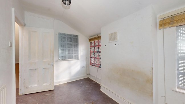 Flat B, 40 Atherfold Road, Clapham, London, SW9 9LW 3