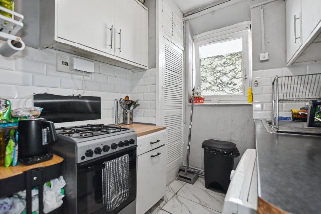 Flat 44 Acworth House, Barnfield Road, Woolwich, London SE18 3TP 4