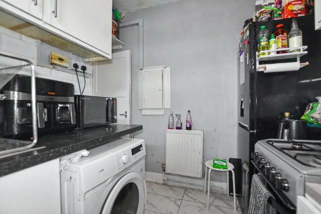 Flat 44 Acworth House, Barnfield Road, Woolwich, London SE18 3TP 4