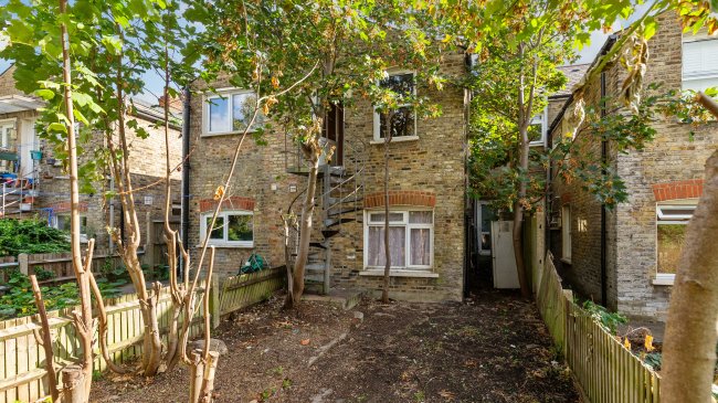 Flat A, 82 Midmoor Road, Balham, London, SW12 0ET 10