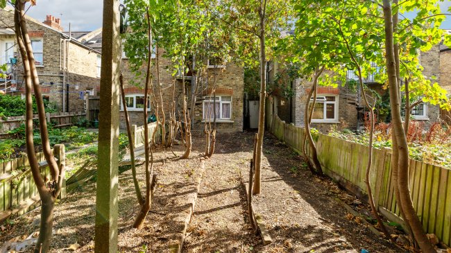 Flat A, 82 Midmoor Road, Balham, London, SW12 0ET 10