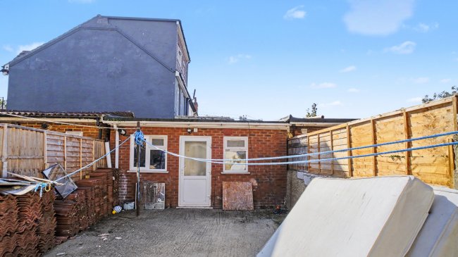 71 Beaconsfield Road, Southall, UB1 1BU 2
