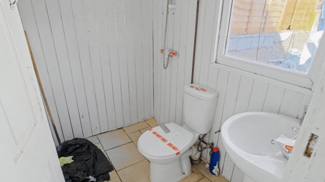 71 Beaconsfield Road, Southall, UB1 1BU 2