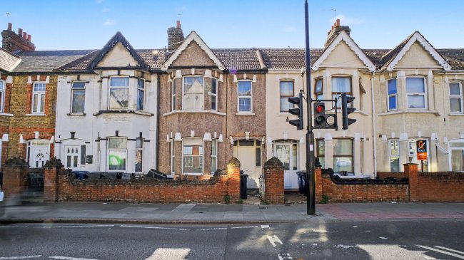 71 Beaconsfield Road, Southall, UB1 1BU 2