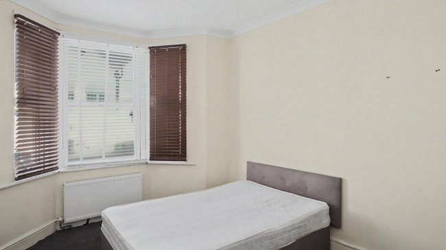71 Beaconsfield Road, Southall, UB1 1BU 2