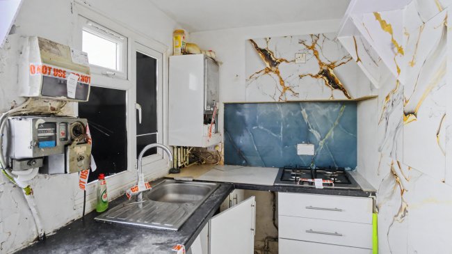71 Beaconsfield Road, Southall, UB1 1BU 2