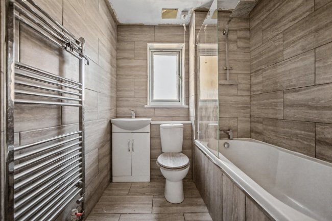 62 Lapwing Close, Minster-on-sea, Kent, ME12 3RB 4