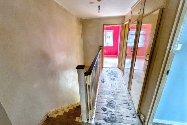 74 Solent Gardens, Freshwater, Isle of Wight, PO40 9PW 1