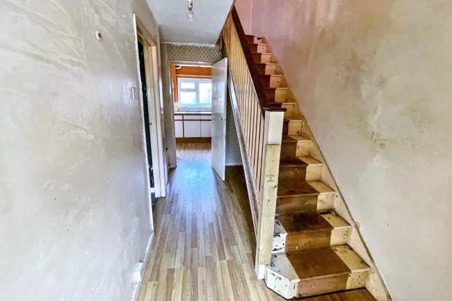 74 Solent Gardens, Freshwater, Isle of Wight, PO40 9PW 1