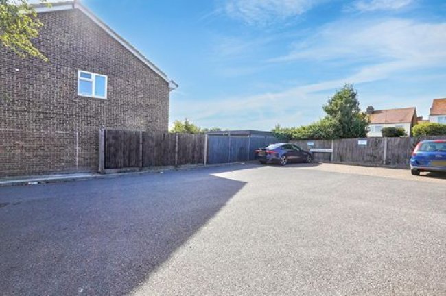 2 Upper Balcomb Mews, Millmeads, Margate, CT9 3YN 47