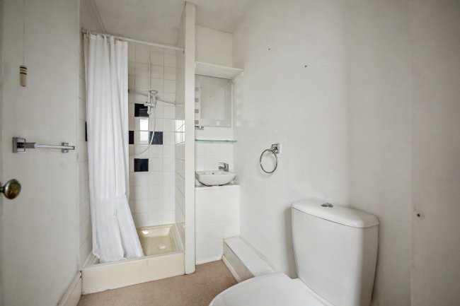 89 High Street, Queenborough, Kent, ME11 5AG 9