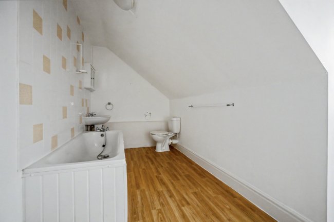 89 High Street, Queenborough, Kent, ME11 5AG 9