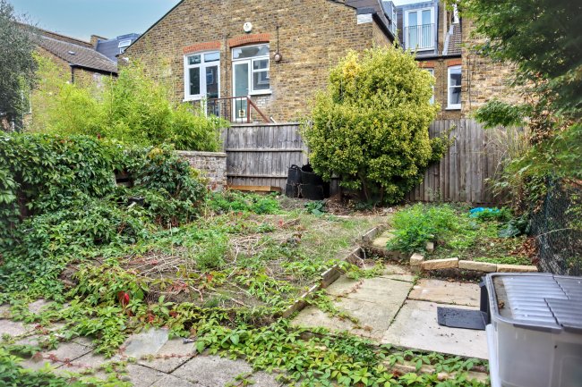 Flat 1, 39 Dafforne Road, Tooting, London SW17 8TY 18