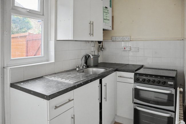 Flat 1, 39 Dafforne Road, Tooting, London SW17 8TY 18