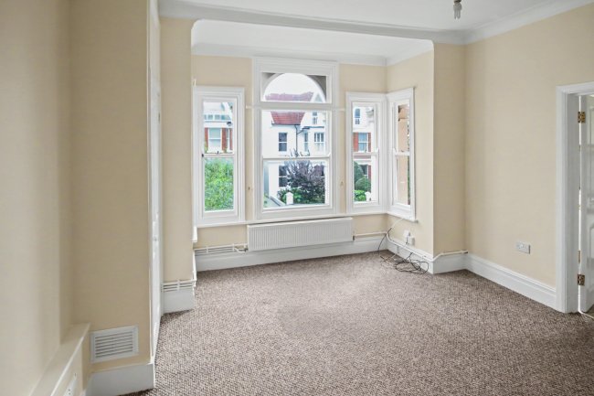 Flat 3, 42 Hove Park Villas, Hove, BN3 6HG 12
