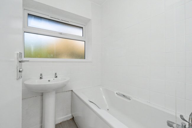 113 Queensway, Brighton, East Sussex, BN2 0FB 34