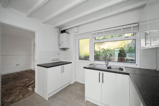 113 Queensway, Brighton, East Sussex, BN2 0FB 34