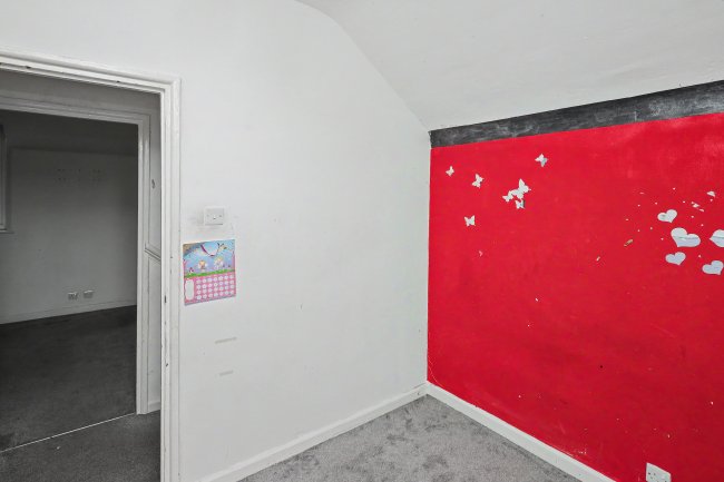 82 Dryfield Road, Edgware, London, HA8 9JU 33