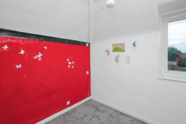 82 Dryfield Road, Edgware, London, HA8 9JU 33
