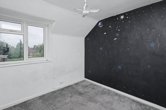 82 Dryfield Road, Edgware, London, HA8 9JU 33