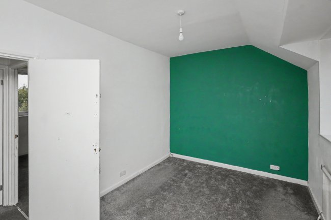 82 Dryfield Road, Edgware, London, HA8 9JU 33