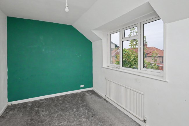 82 Dryfield Road, Edgware, London, HA8 9JU 33