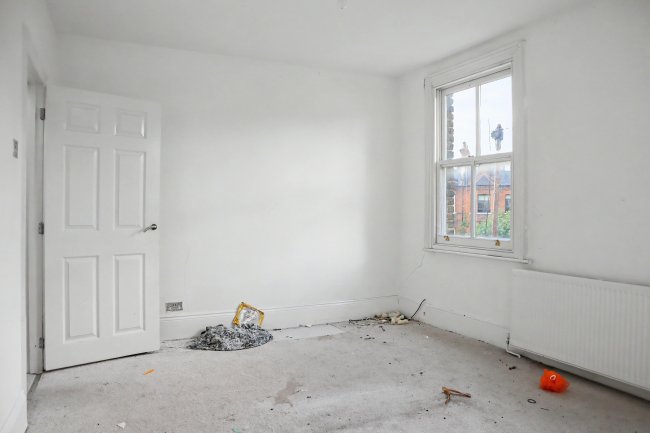 92 Robertson Street, Battersea London SW8 3TZ 34