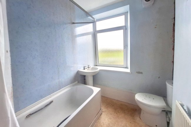 60 Pica Cottages, Pica, Workington, CA14 4QA 5