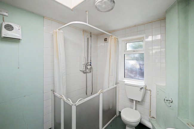 52 Hinkler Road, Southampton, SO19 6FT 8