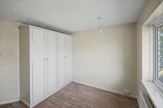52 Hinkler Road, Southampton, SO19 6FT 8