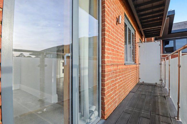 Flat 10, 21 Marlow Road, Maidenhead, Berkshire, SL6 7AA 41